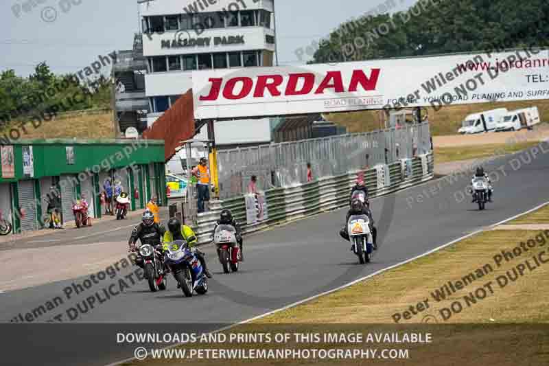 Vintage motorcycle club;eventdigitalimages;mallory park;mallory park trackday photographs;no limits trackdays;peter wileman photography;trackday digital images;trackday photos;vmcc festival 1000 bikes photographs